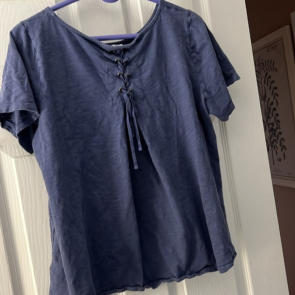 Tops - Picture 2 of 4